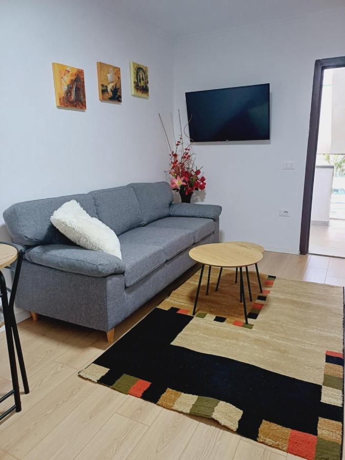 Regis Apartment Tirana Eksteriør billede
