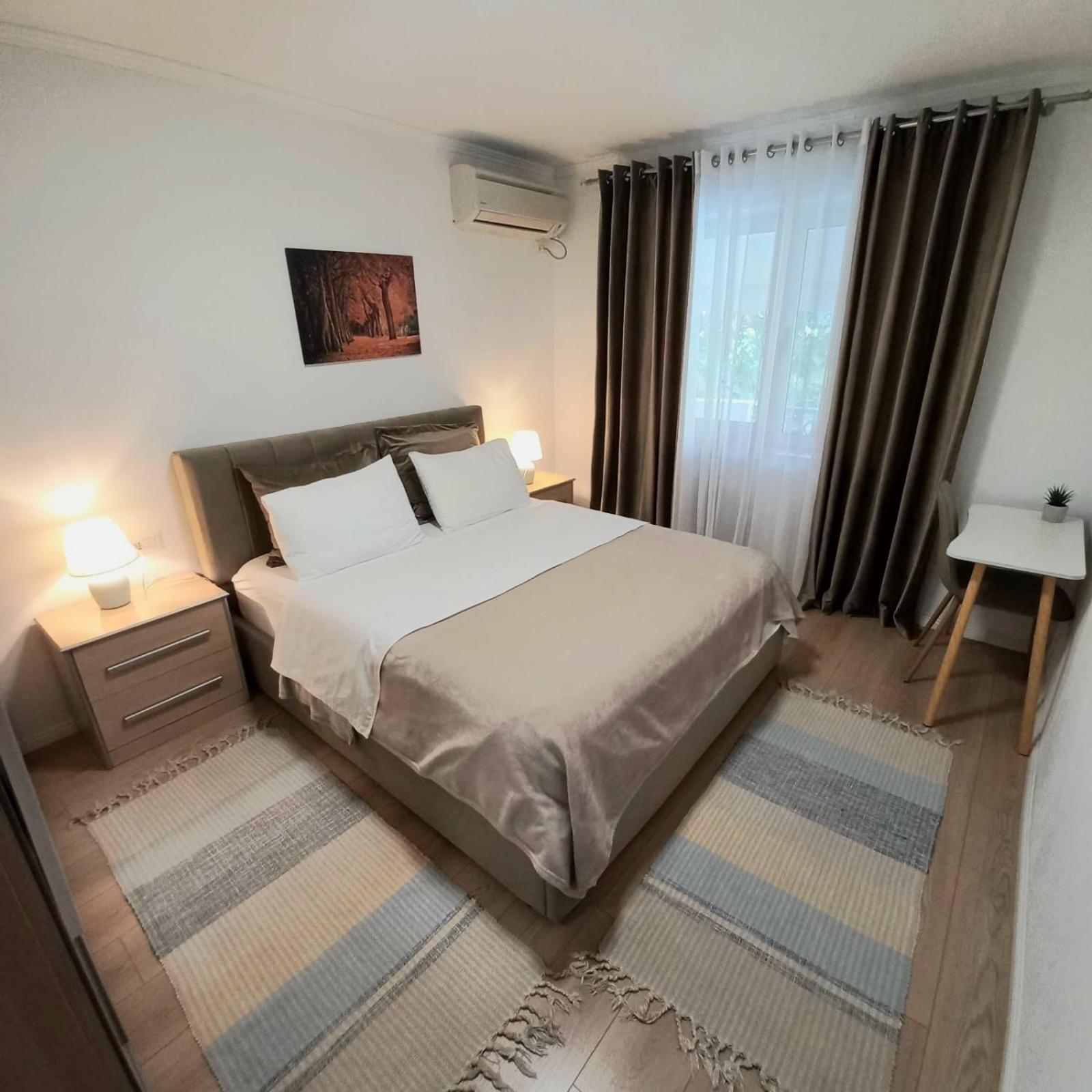 Regis Apartment Tirana Eksteriør billede