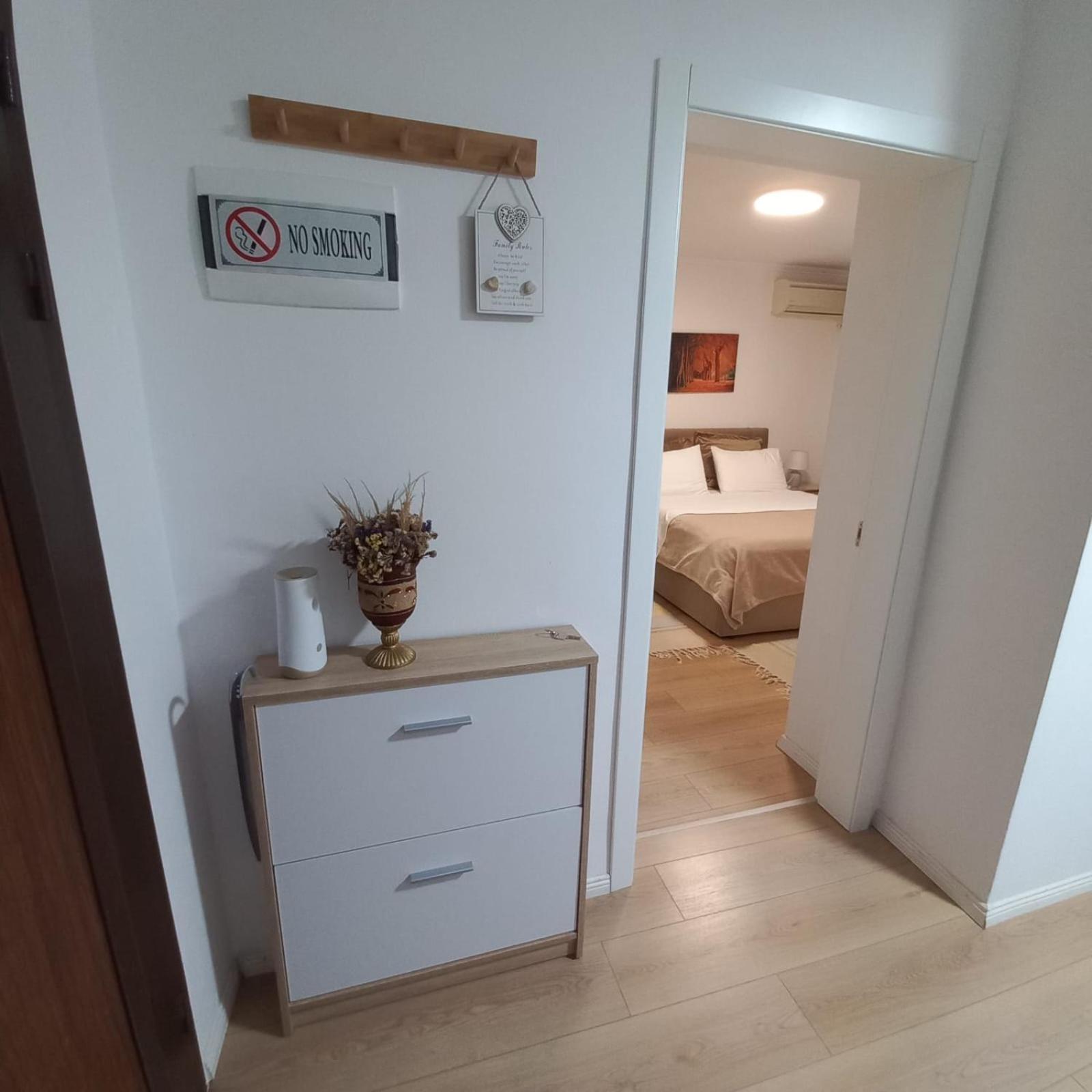 Regis Apartment Tirana Eksteriør billede